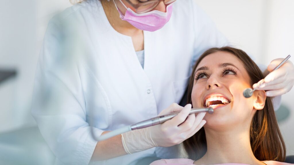 Descubra os preços de medicina dentária geral no Porto. Encontre a solução ideal para a sua saúde oral e agende a sua consulta.