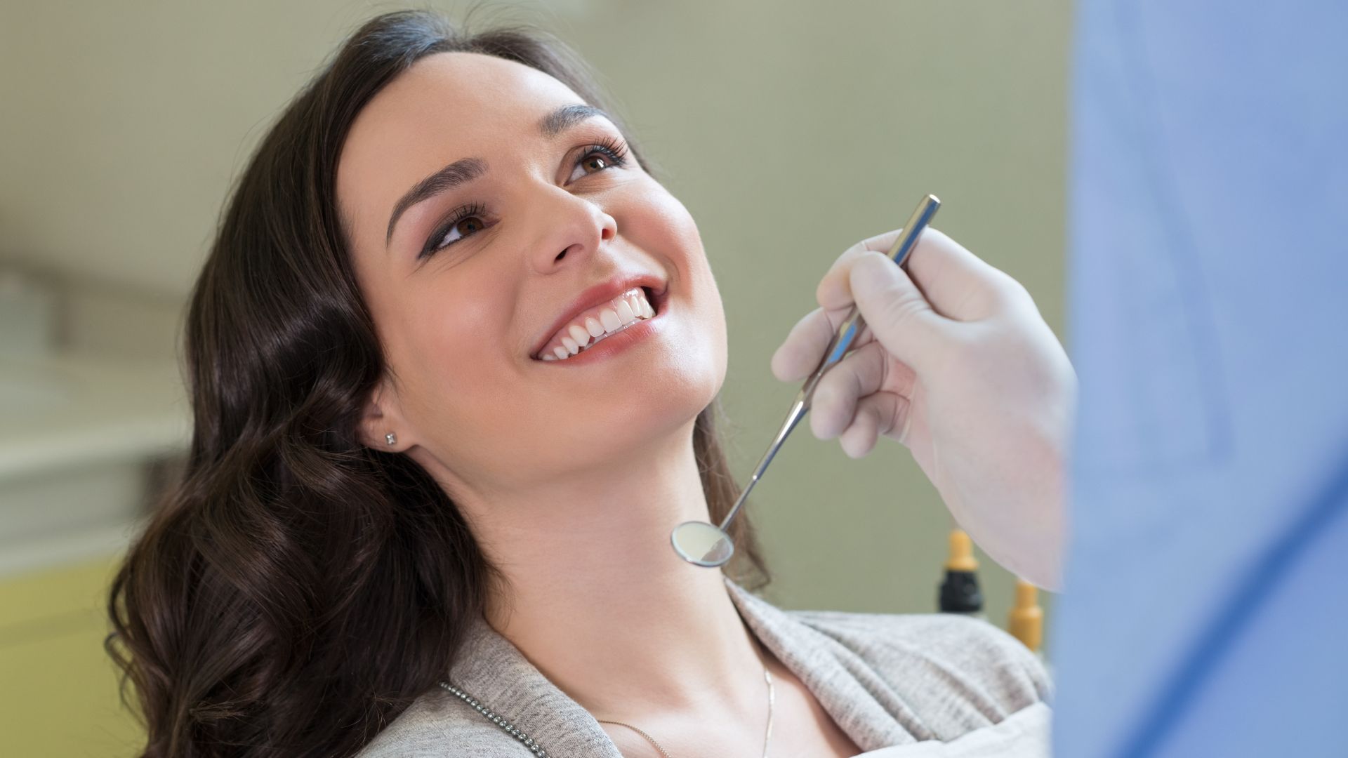 Descubra os preços de higiene dentária no Porto. Encontre a solução ideal para a sua saúde oral e agende a sua consulta para um sorriso impecável.