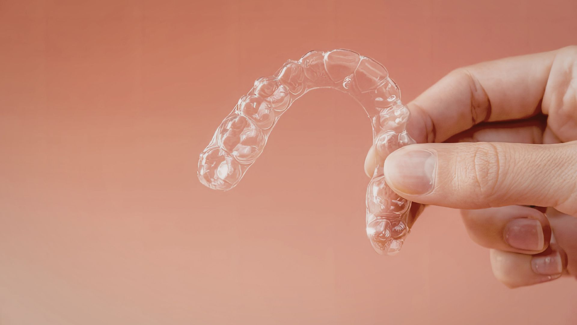 Como Manter os Seus Alinhadores Limpos: Guia Prático para um Sorriso Transparente