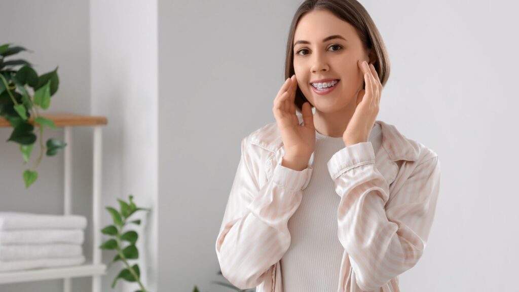 Saiba quanto tempo dura, em média, um tratamento com aparelho dentário. Descubra os fatores que aceleram ou atrasam o resultado na Smile More Clinic em Lisboa e no Porto.