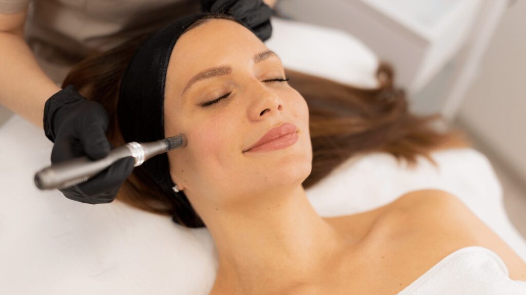 Descubra a estética facial no Porto na nossa clínica. Realce a sua beleza natural e recupere a confiança com tratamentos personalizados de harmonização facial